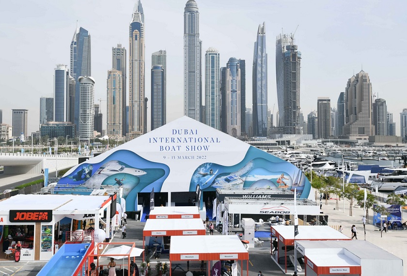 2026年中东阿联酋迪拜游艇展览会Dubai International Boat show展馆现场,专业观众参观实况