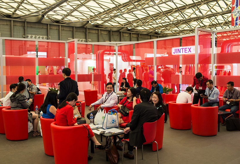 2027年上海皮革展-中国国际皮革展ALL CHINA  LEATHER  EXHIBITION展会现场产品演示与行业交流活动