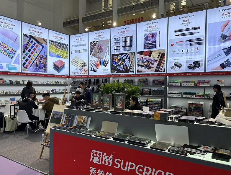 2027年宁波国际文具礼品展-宁波文具展CNISE展馆现场，专业观众参观实况