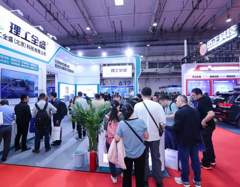 2026年中国北京无人机、无人系统展UAV EXPO CHINA展馆现场，专业观众参观实况