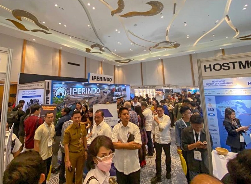 2027年印尼巴淡岛海事展览会IMOXIndonesia Marine & Offshore Expo展馆现场，专业观众参观实况