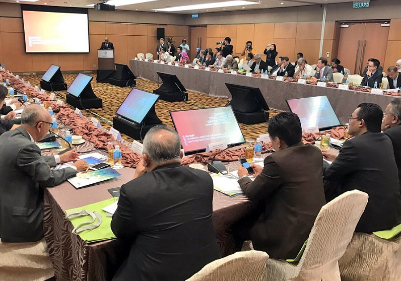 2026年马来西亚吉隆坡绿色建材展览会Futurebuild SEA参展商与海外采购商展台洽谈现场