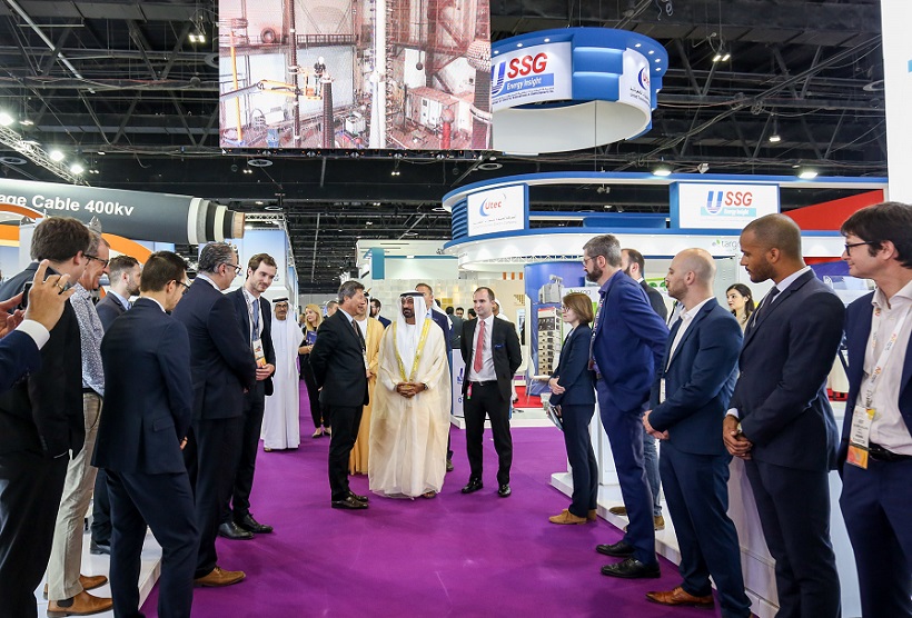 2027年中东迪拜太阳能光伏展览会InterSolar Middle East参展商与海外采购商展台洽谈现场