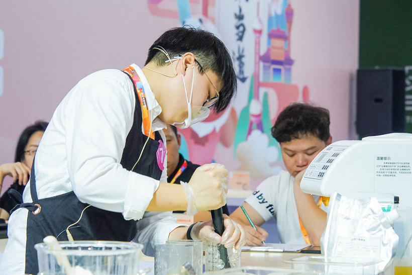 2027年成都餐饮供应链展-成都餐博会Chengdu Food Expo展馆现场,专业观众参观实况