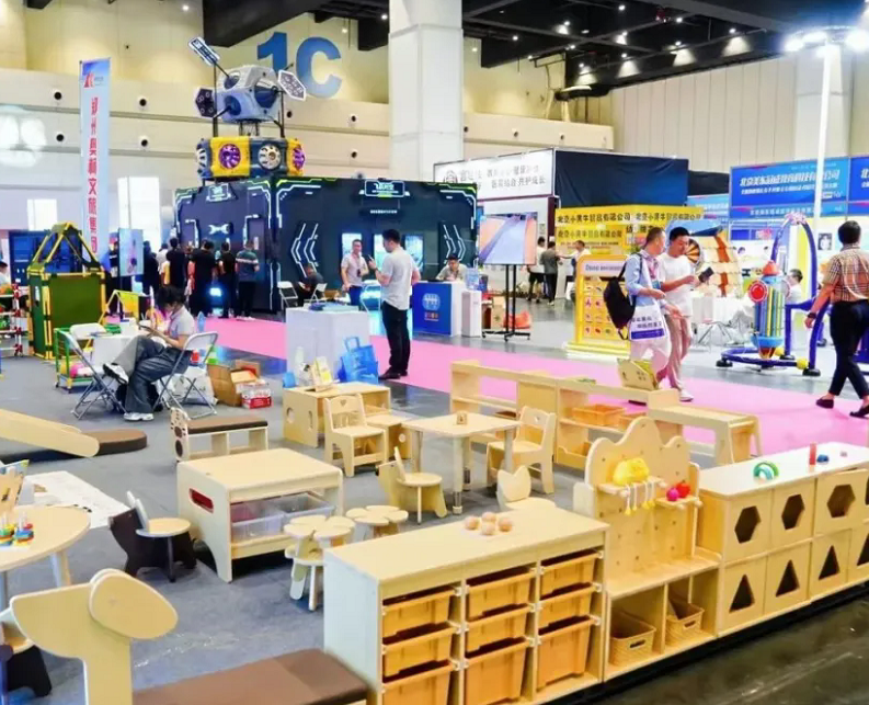 2027年郑州欧亚幼儿教育展览会Ouya CIPE Expo展馆内部展台环境实拍