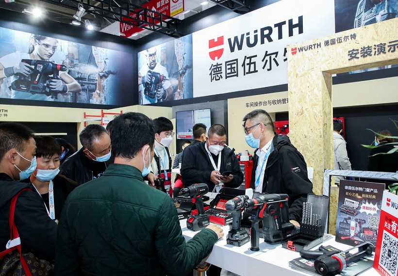 2026年中国（北京）国际门窗幕墙展览会FBCFENESTRATION BAU CHINA展馆现场，专业观众参观实况
