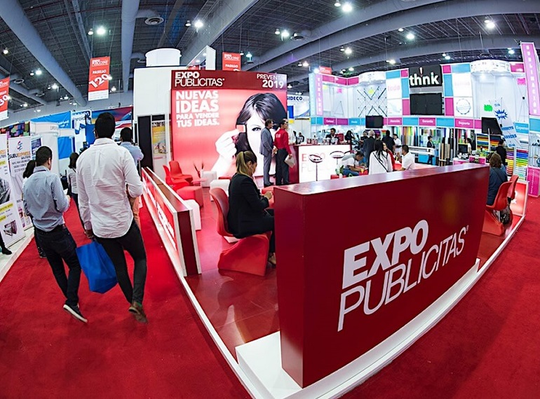 2027年墨西哥广告营销展览会EXPOPUBLICITAS参展商与海外采购商展台洽谈现场