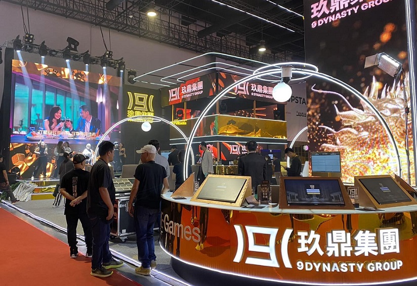 2027年菲律宾娱乐及博彩展览会SiGMA Asia参展商与海外采购商展台洽谈现场
