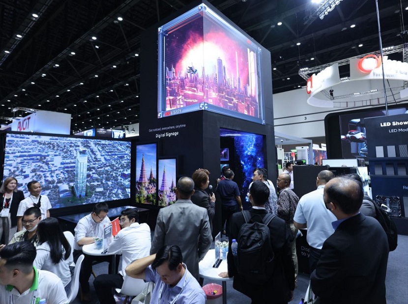 2027年马来西亚亚洲视听集成设备与技术展览会InfoComm Asia展馆现场,专业观众参观实况