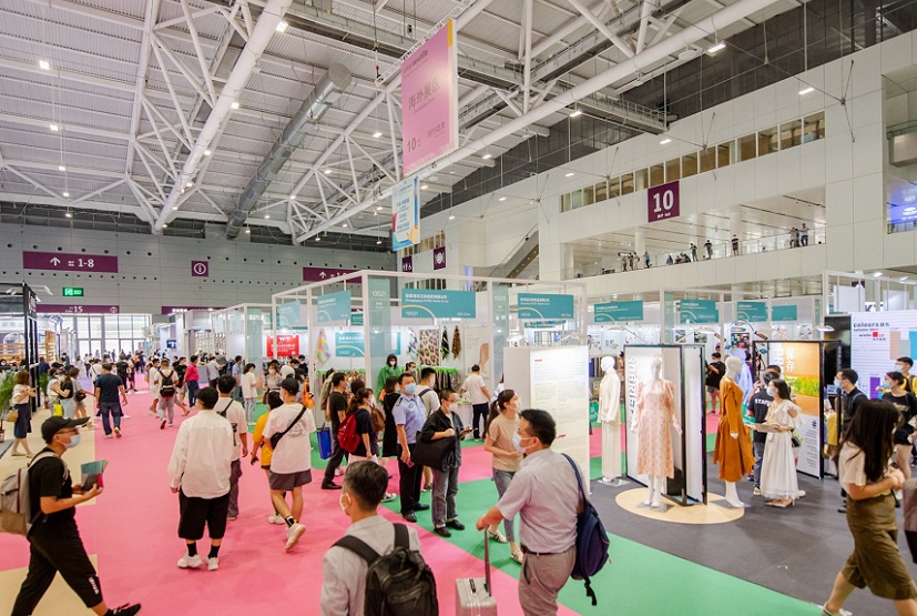 2027年深圳国际纺织面料及辅料展览会Intertextile Shenzhen展馆现场,专业观众参观实况