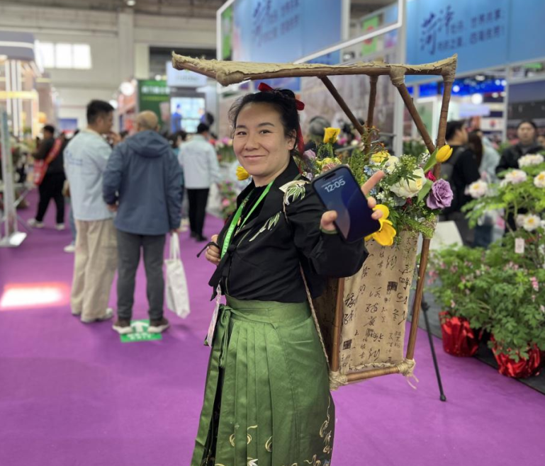 2026年中国（北京）国际花卉园艺展览会Hortiflorexpo IPM Beijing展馆现场，专业观众参观实况