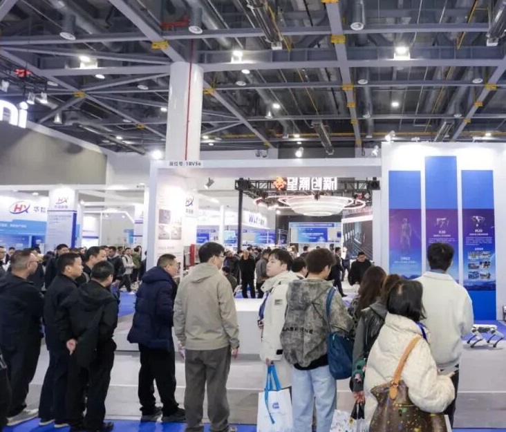 2027年中国（上海）具身智能机器人产业大会暨展览会EAI SHOW行业机械设备展品展台实拍