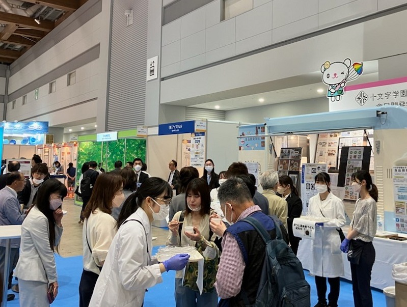2027年日本东京食品配料、添加剂展览会IFIA JAPAN展馆现场,专业观众参观实况