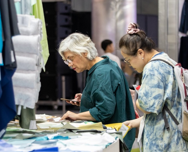 2027年韩国首尔纺织服装及面料展览会Preview In SEOUL展馆现场，专业观众参观实况