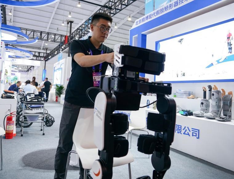 2026年南亚博览会CHINA SOUTH ASIA参展商与海外采购商展台洽谈现场