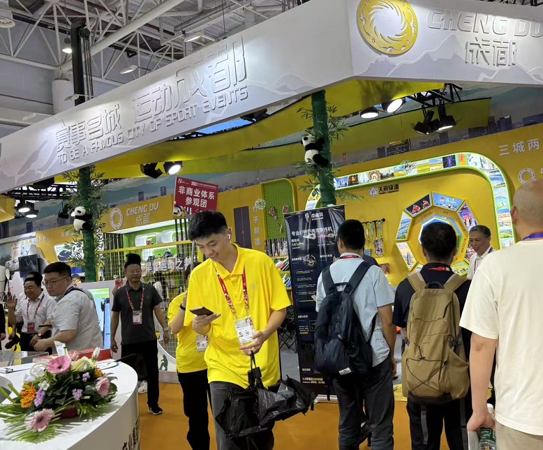 2027年中国成都国际体育用品博览会-中国体博会China Sport Show展馆现场，专业观众参观实况