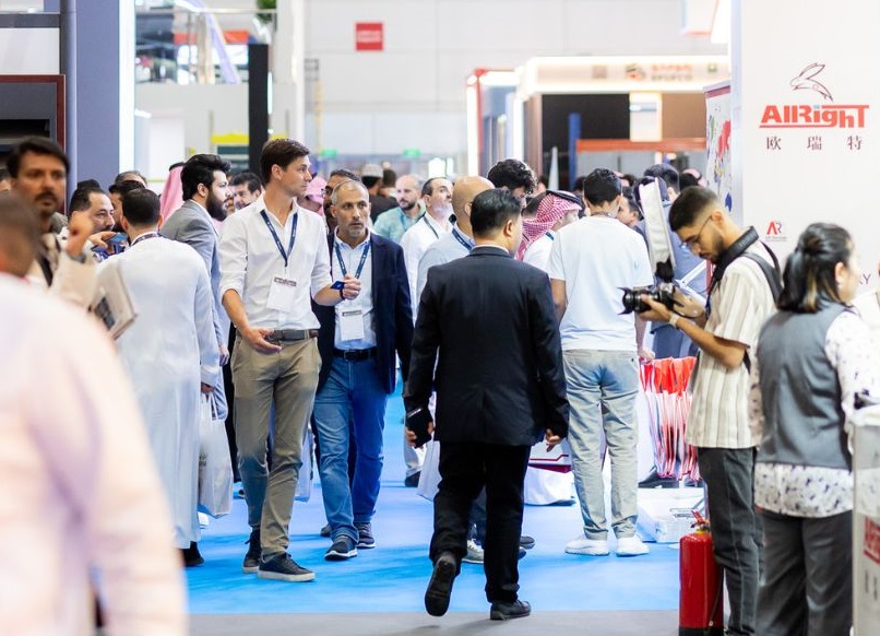 2026年英国零售供应链物流展览会Retail Supply Chain & Logistics London展馆现场,专业观众参观实况