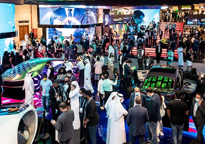 2026年中东迪拜消费电子及通讯展GITEXGITEX DUBAI参展商与海外采购商展台洽谈现场