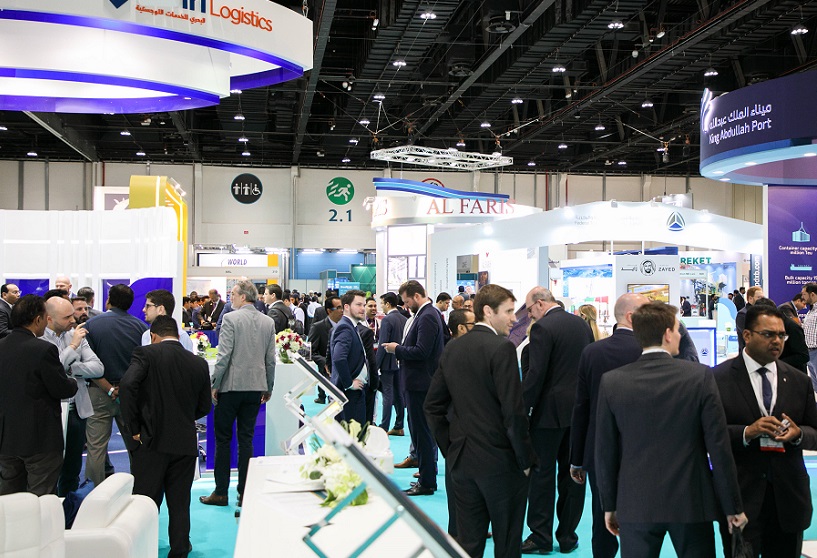 2027年中东阿联酋迪拜海事物流展览会SMLMESeatrade Maritime Logistics Middle East展馆现场,专业观众参观实况