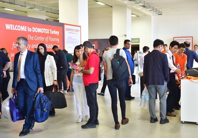 2025年中东迪拜地铺、地板展览会Domotex Middle East展会现场产品演示与行业交流活动
