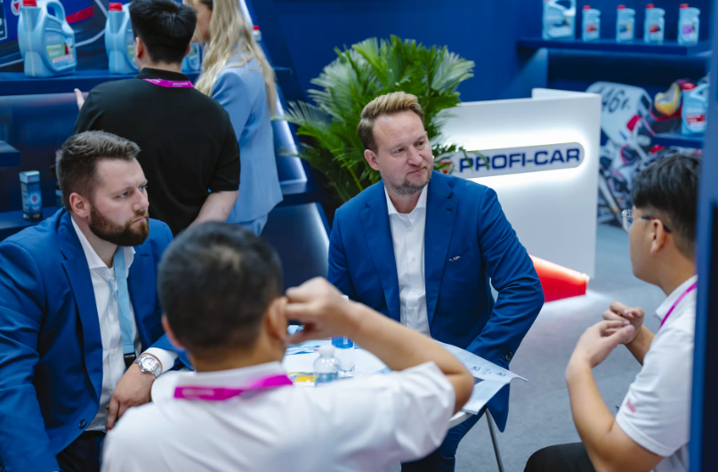 2027年法兰克福越南胡志明汽车配件展览会Automechanika Ho Chi Minh City展馆现场，专业观众参观实况