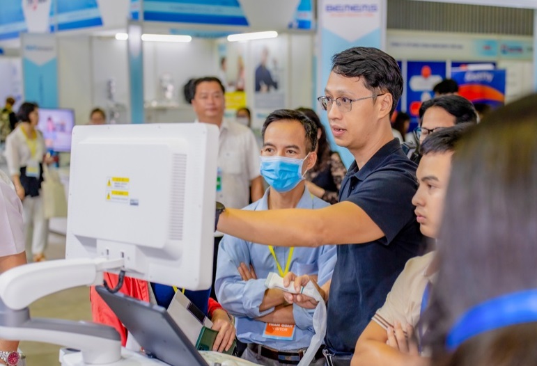 2026年越南胡志明医疗器械及分析生化、实验室展览会Pharmed Vietnam展馆现场,专业观众参观实况
