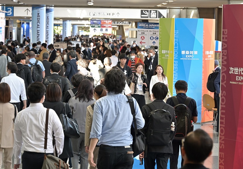 2027年日本大阪医疗展览会Medical Japan展馆现场,专业观众参观实况