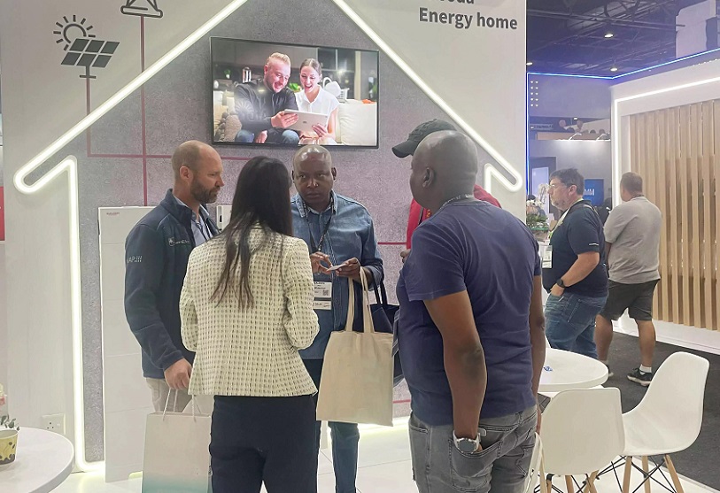 2027年非洲肯尼亚电力及能源、水利、太阳能展览会Power & Energy Africa参展商与海外采购商展台洽谈现场