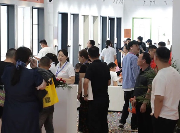 2027年中国(南京)系统门窗、全屋定制、移门博览会DCDE展馆内部展台环境实拍