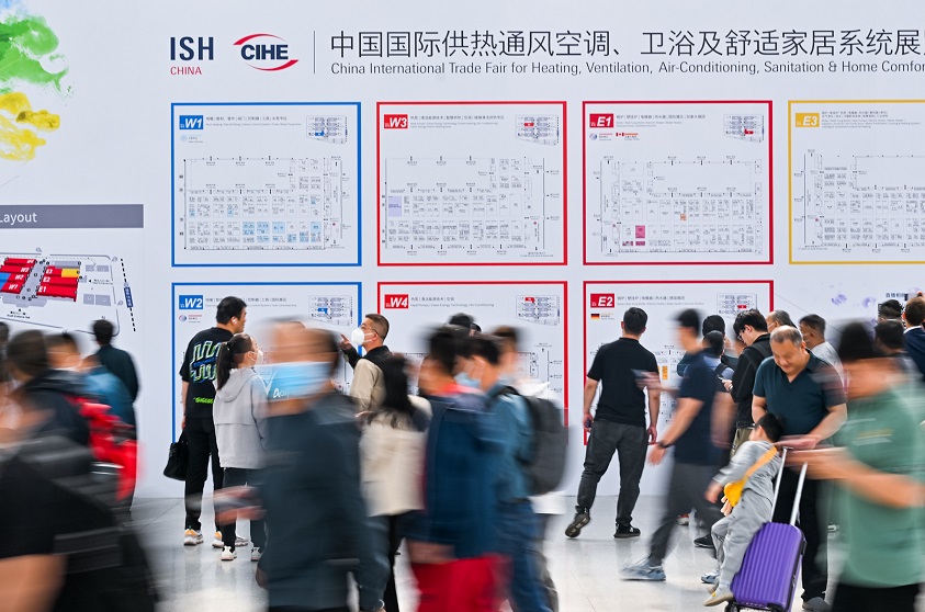 2027年北京暖通供热展ISHISH China & CIHE 展馆现场,专业观众参观实况