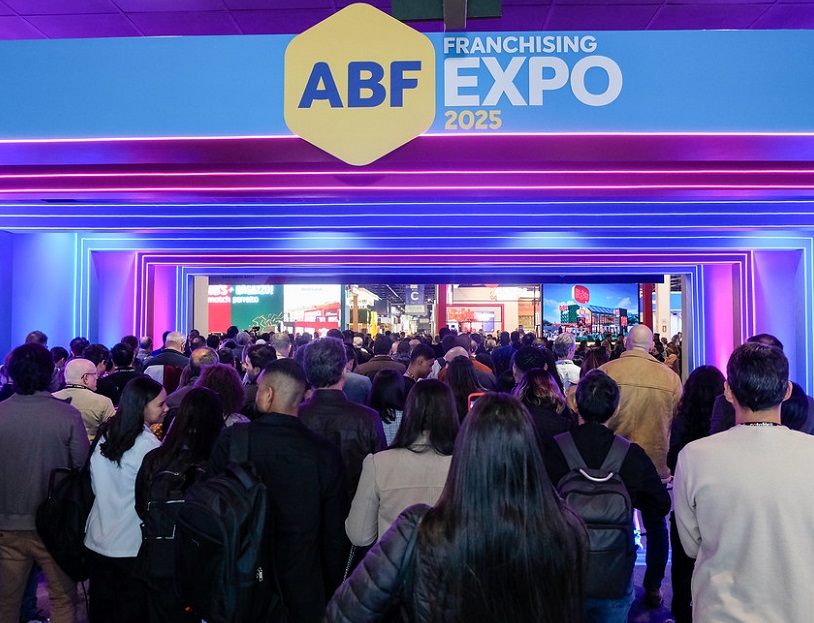 2027年巴西圣保罗特许连锁经营展览会ABF Franchising Expo参展商与海外采购商展台洽谈现场