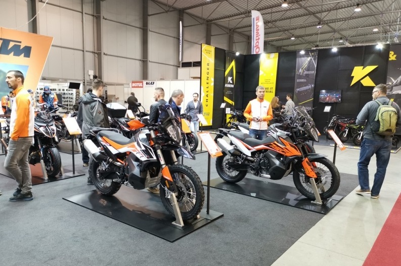 2026年捷克布尔诺摩托车展览会MOTOSALON展馆内部展台环境实拍