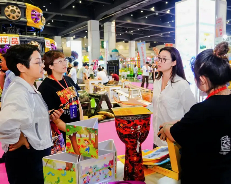 2027年郑州欧亚幼儿教育展览会Ouya CIPE Expo展馆现场,专业观众参观实况