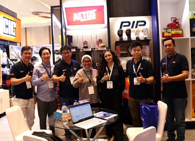2027年印尼巴淡岛海事展览会IMOXIndonesia Marine & Offshore Expo展馆现场，专业观众参观实况