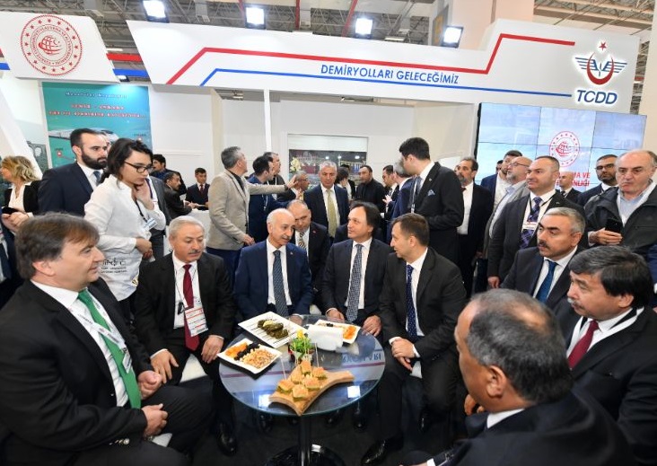 2027年土耳其伊斯坦布尔轨道交通展览会Eurasia Rail Turkey展馆现场,专业观众参观实况