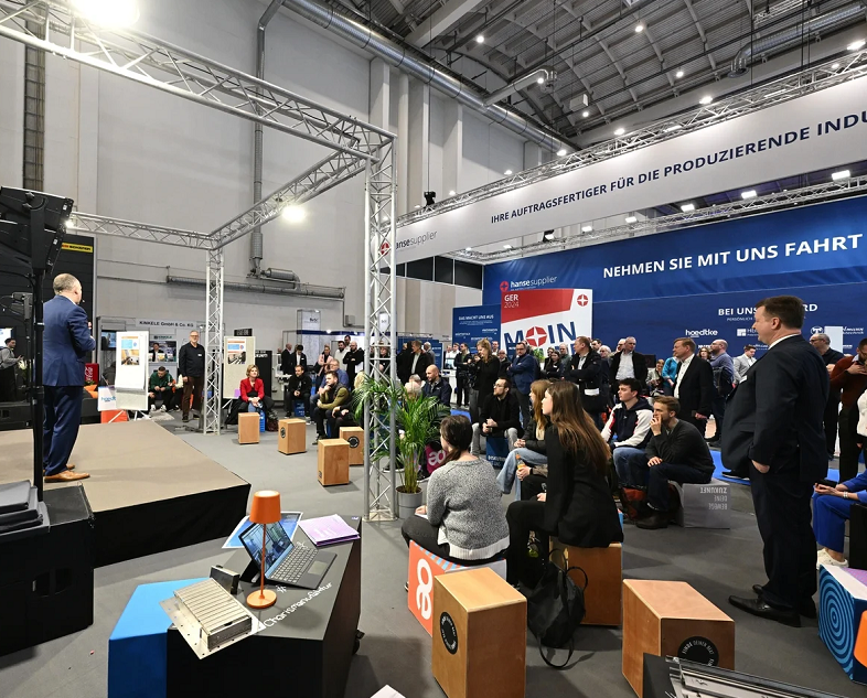 2028年德国汉堡金属加工制造展览会NORTEC参展商与海外采购商展台洽谈现场