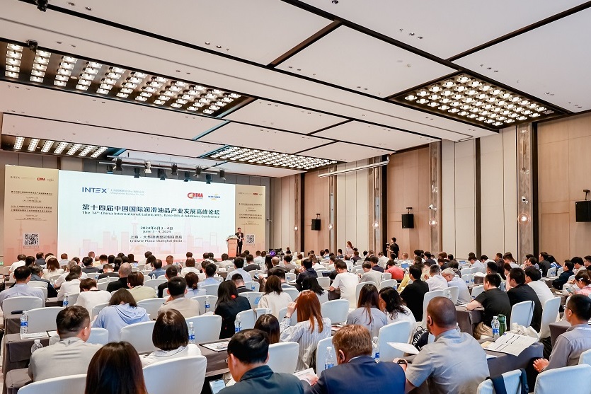 2027年中国（上海）国际金属加工液及表面清洗技术展览会MWF&SC展馆现场，专业观众参观实况
