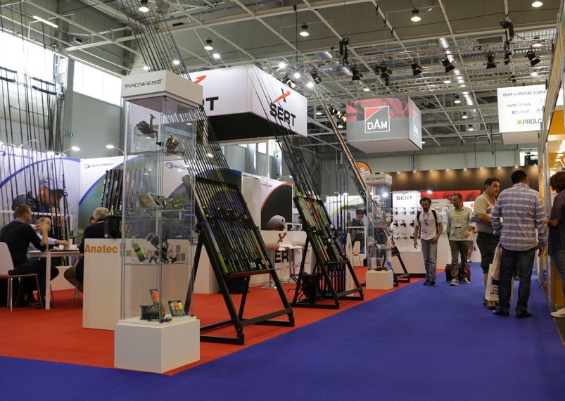 2027年捷克布拉格欧洲钓具展览会 EFTTEX参展商与海外采购商展台洽谈现场