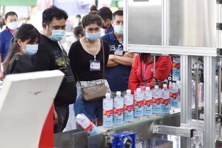 2027年泰国曼谷食品包装展览会FOOD PACK ASIA展馆现场，专业观众参观实况