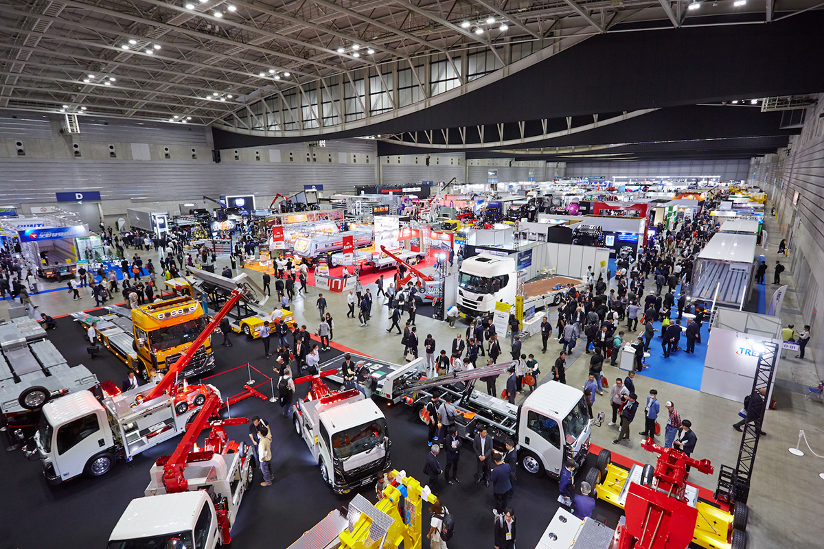 2028年日本横滨卡车展览会Japan Truck Show展馆现场，专业观众参观实况