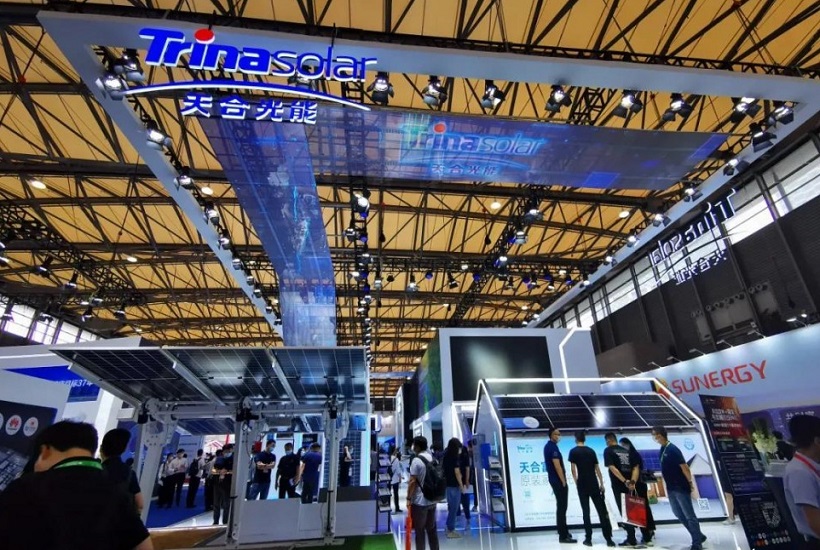 2027年上海国际储能及电池技术装备展览会SNEC ES展馆现场，专业观众参观实况