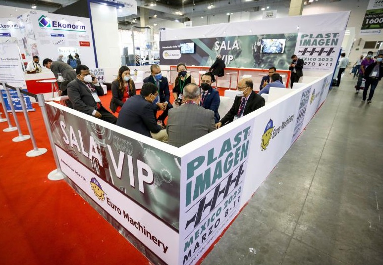 2026年墨西哥塑料橡胶展览会PLAST IMAGEN展馆现场，专业观众参观实况