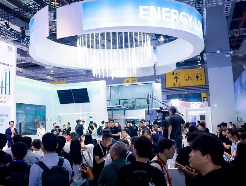 2027年上海太阳能光伏展览会SNECSNEC PV POWER EXPO行业机械设备展品展台实拍