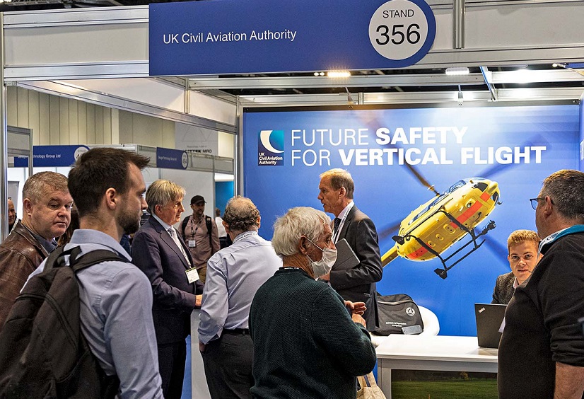 2027年英国伦敦直升机展览会Helitech Expo展馆现场,专业观众参观实况