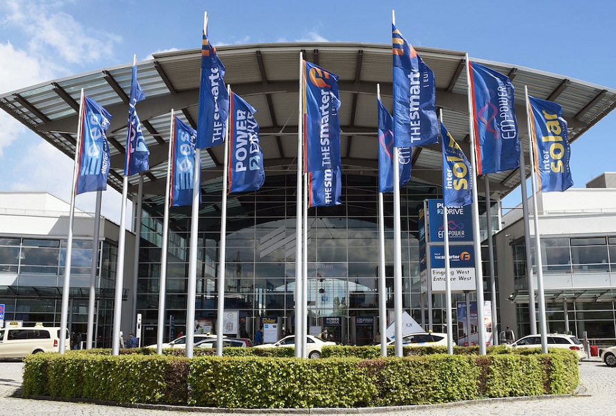 2027年德国慕尼黑太阳能光伏展览会Intersolar Europe展馆现场,专业观众参观实况
