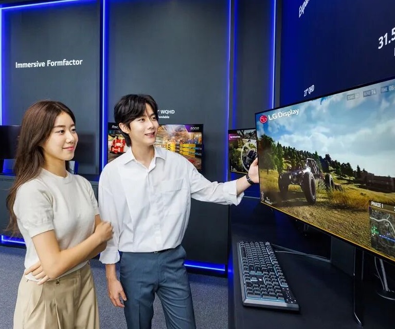 2027年韩国首尔显示产业展览会K-Display展馆现场,专业观众参观实况