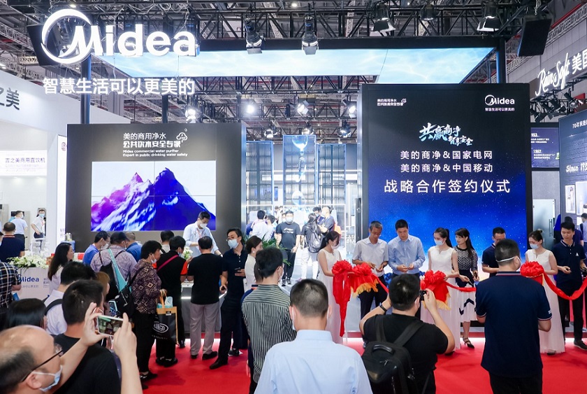 2027年上海国际泵阀展览会FLOWTECH CHINA参展商与海外采购商展台洽谈现场