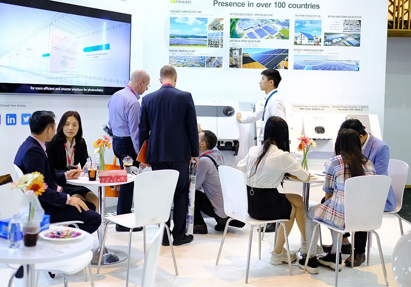2027年越南胡志明太阳能、储能展览会The Solar Show Vietnam展馆现场,专业观众参观实况