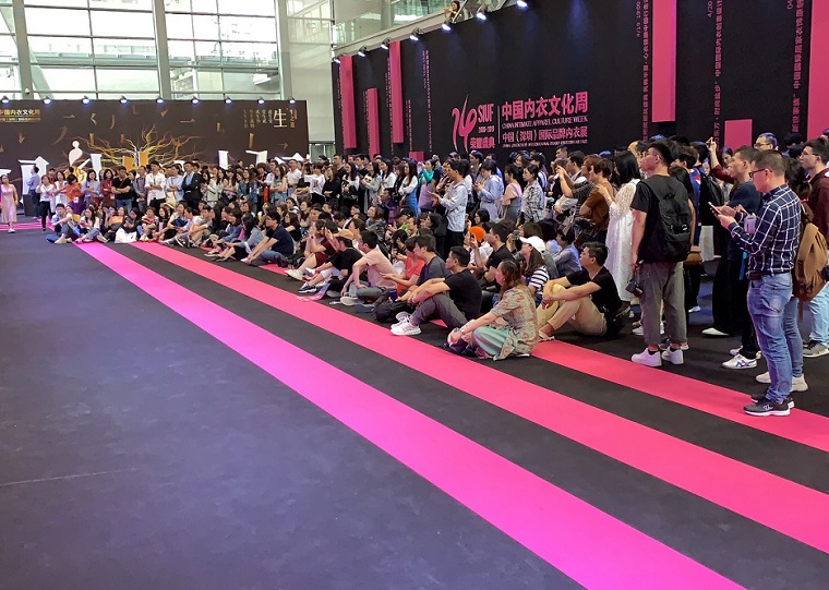 2027年深圳国际品牌内衣展SIUF行业机械设备展品展台实拍