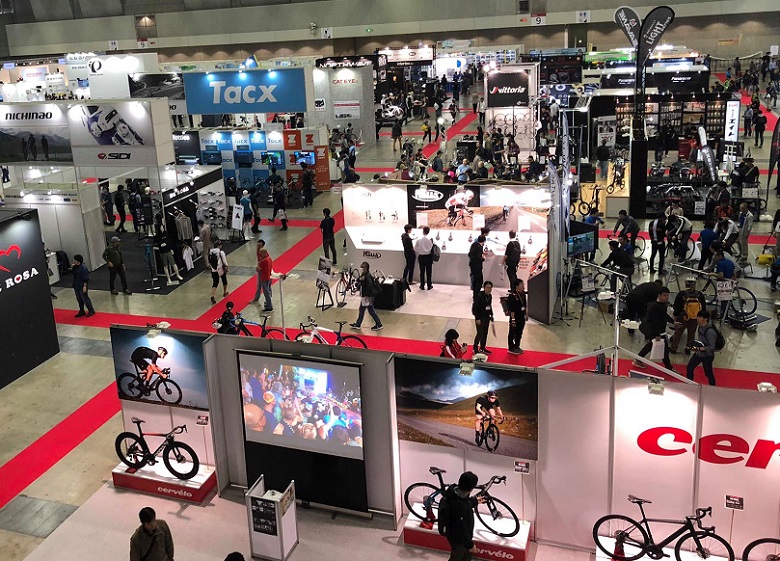 2026年日本东京自行车展览会CYCLE MODE TOKYO展馆现场,专业观众参观实况